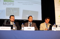 From left to right: Sergey Dereliev (UNEP/AEWA), Paul Delduc (Host) and Marco Barbieri (UNEP/AEWA)  (Photo: © IISD)