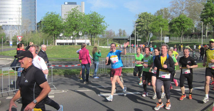 Marie Mévellec (CMS) competing in the half Marathon © R. Vagg, UNEP/CMS