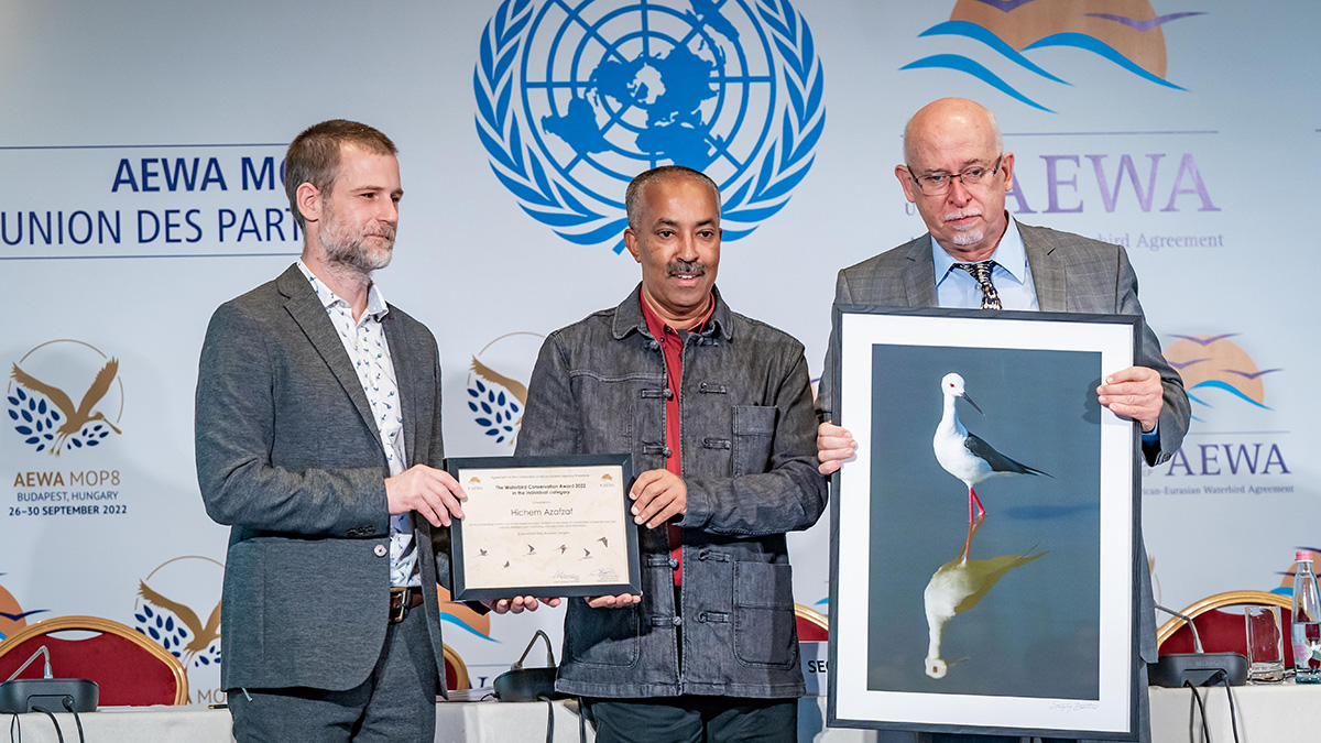 Hichem Azafzaf (Tunisia), receiving the AEWA Conservation Award on the final day of AEWA MOP8 in Budapest, Hungary - © CIC/Eszter Gordon